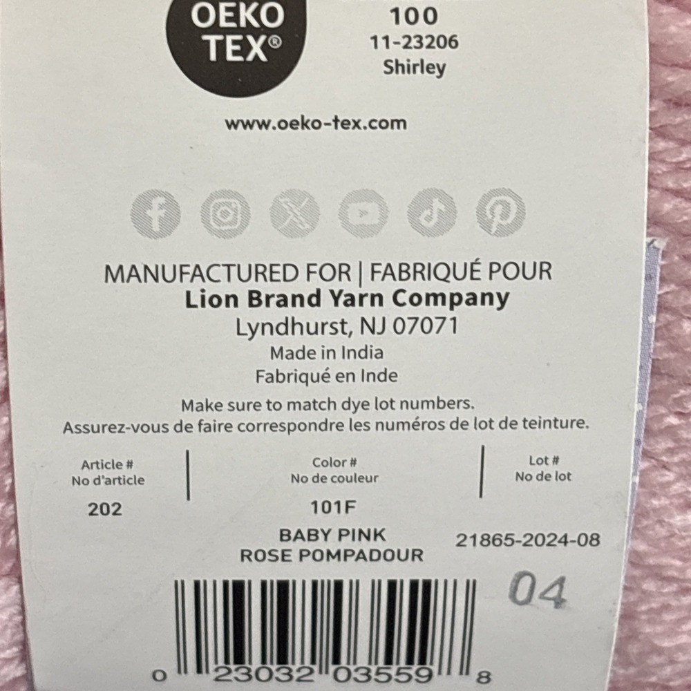Lion Brand Basic Stitch Yarn Baby Pink #4 Medium Anti-Pilling 3.5 oz 185 yd - Picture 2 of 5